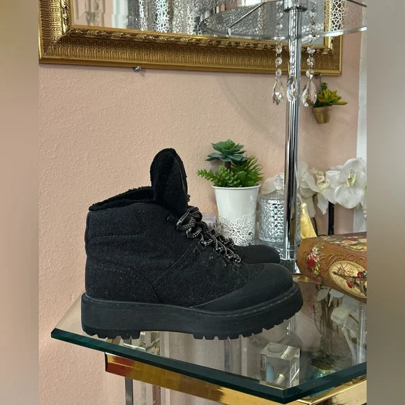 Prada Felt Shearling Fur Hiking Boots Size 38.5/8 - Picture 5 of 14